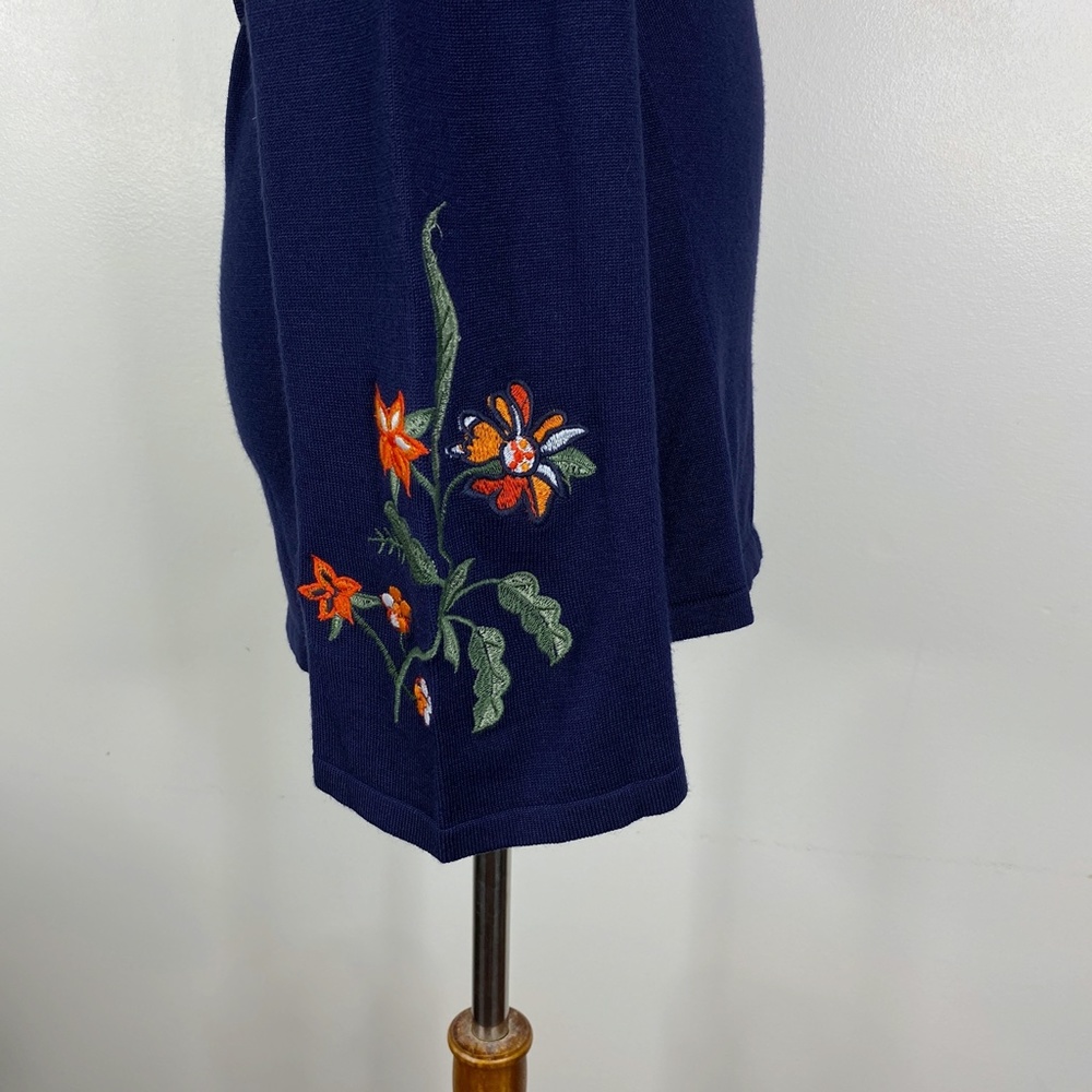 NEW Harlow and Rose Embroidered Bell Sleeve Sweater Sz. S - Picture 5 of 12